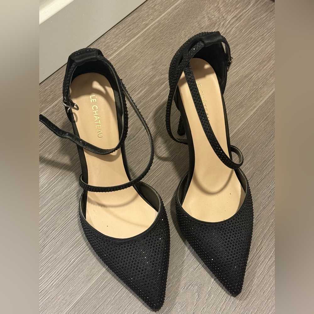 Le chateau strappy black heels